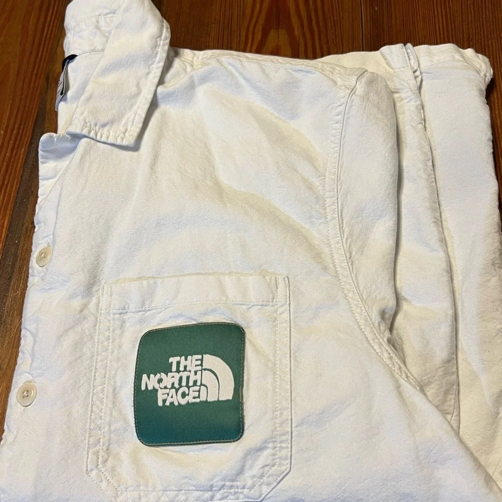 The North Face Mens Circular Design Short Sleeve Button Down Shirt White‎ Large